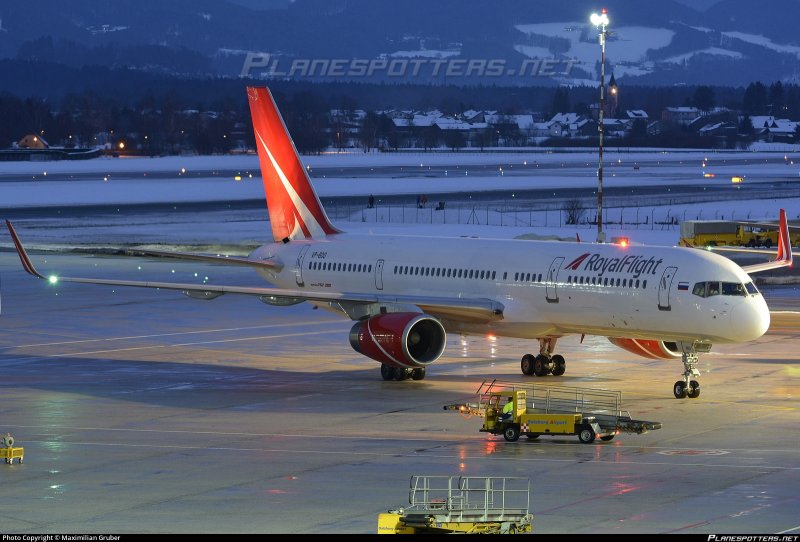 VP-Boo Boeing 757-204