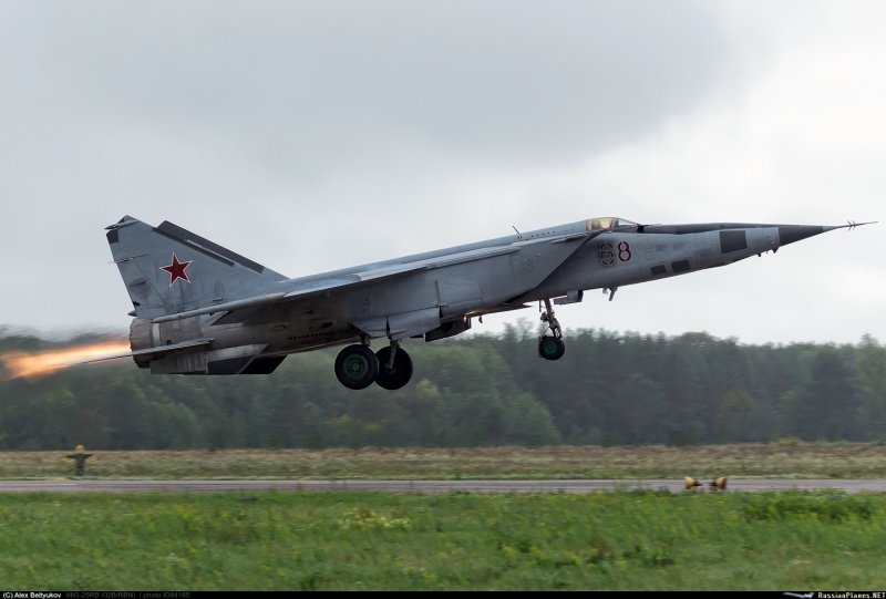 Самолет-разведчик ил-20м