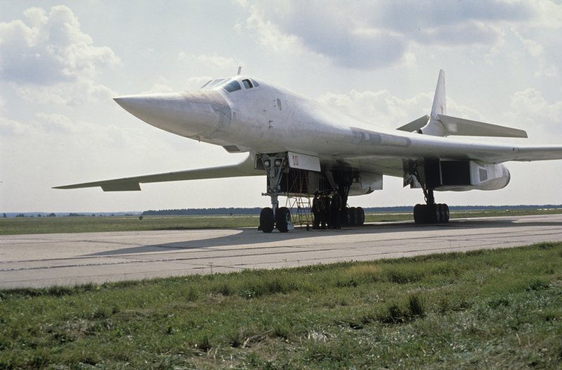 Белый лебедь самолет ту 160