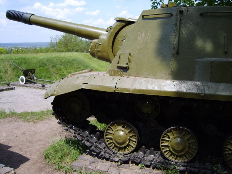 Су 100 и ИСУ 152
