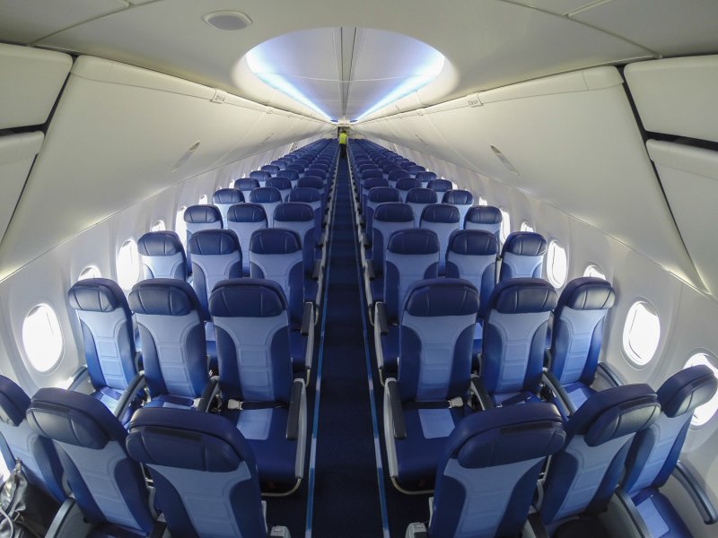 Салон самолёта Боинг 737-800