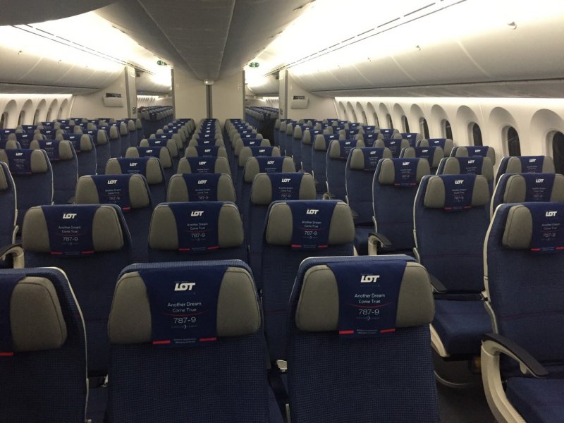 Boeing 787-800 салон