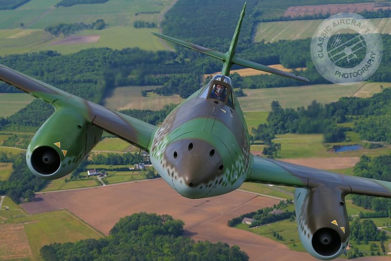 Военный истребитель Мессершмитт ме 262
