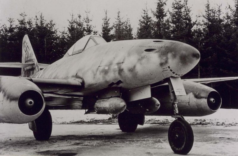 Реактивный немецкий самолет 1945