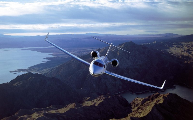 Where does Lufthansa Fly?