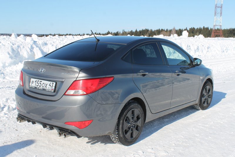 Hyundai Solaris 2018 мокрый асфальт