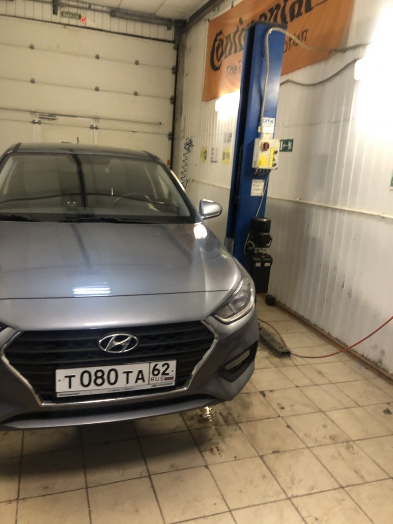 Hyundai Elantra 2018 мокрый асфальт