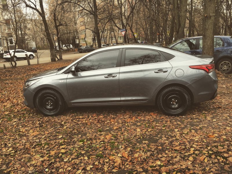 Hyundai Solaris 2018 мокрый асфальт