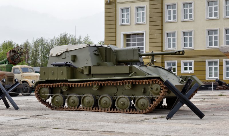 Самоходная гаубица Су-76