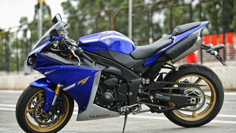 Yamaha r1 2021