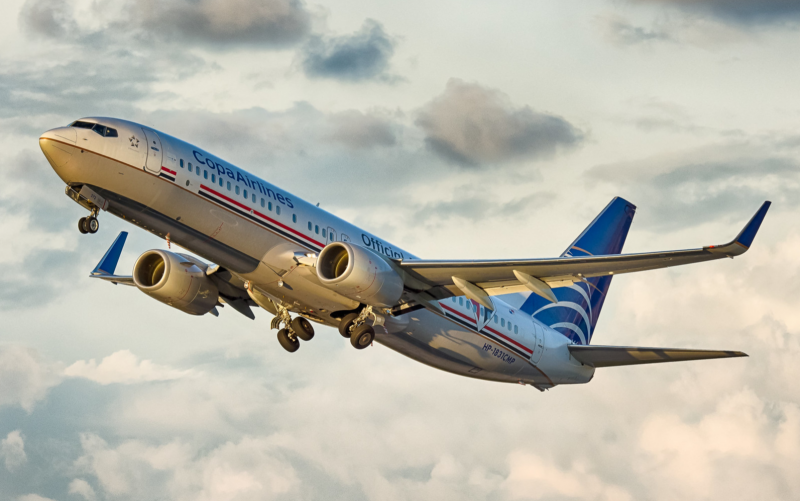 Боинг 737-500 над горами