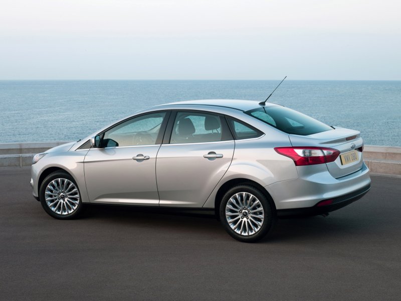 Ford Focus 2013 седан