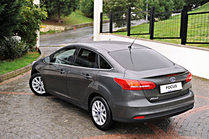 Ford Focus 2017 седан