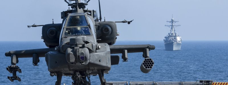 Облет корабля в море на вертолете