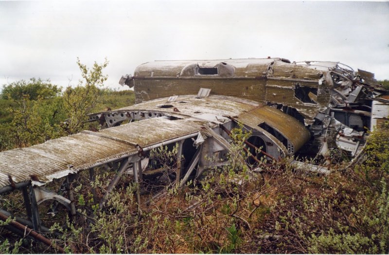 Останки ТБ-3 самолет