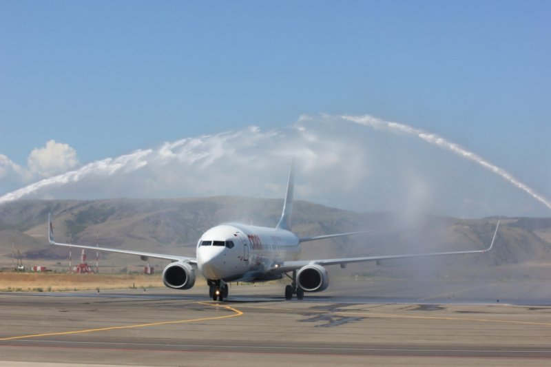 Боинг 737 ЮТЭЙР Сочи