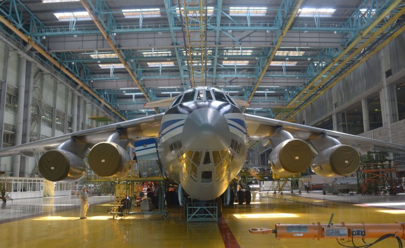 Самолет Авиастар ил 76