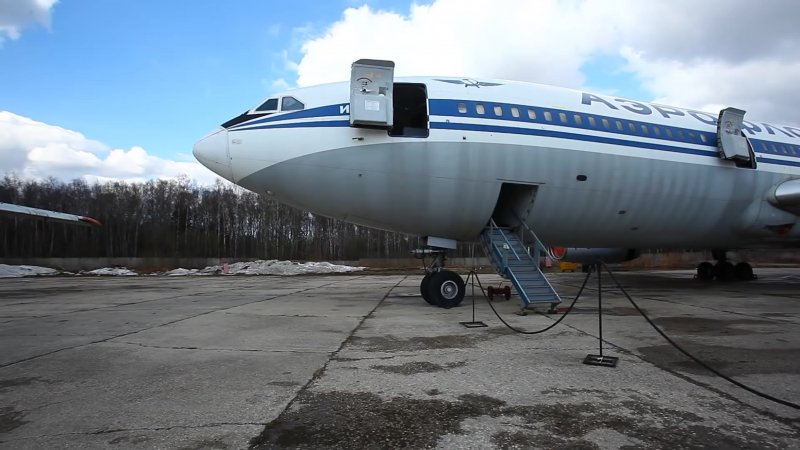 Штурмовик палубный як-38м