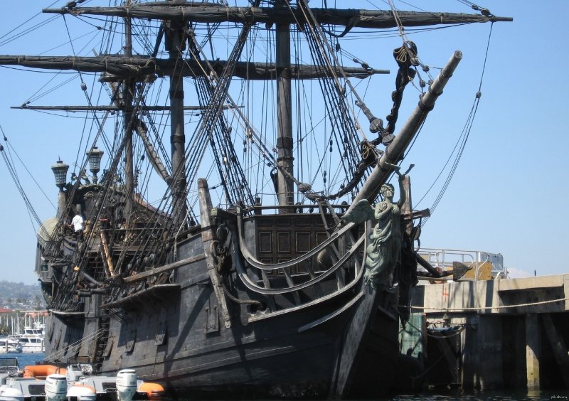 Пираты Карибского моря корабль чёрная Жемчужина