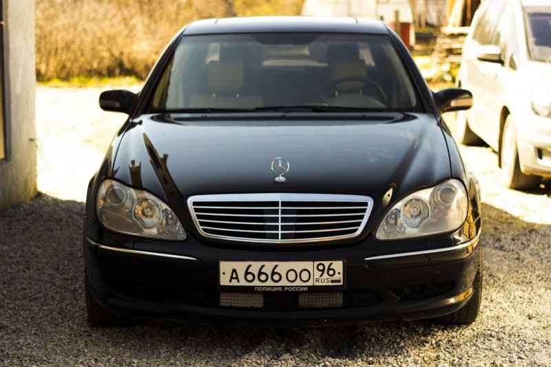 Mercedes-Benz w220