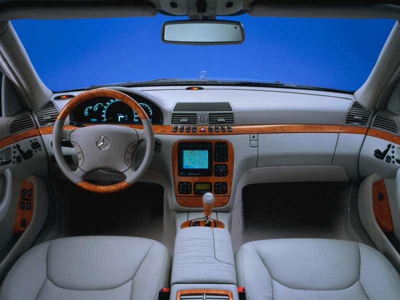 Мерседес Бенц 220 s класс