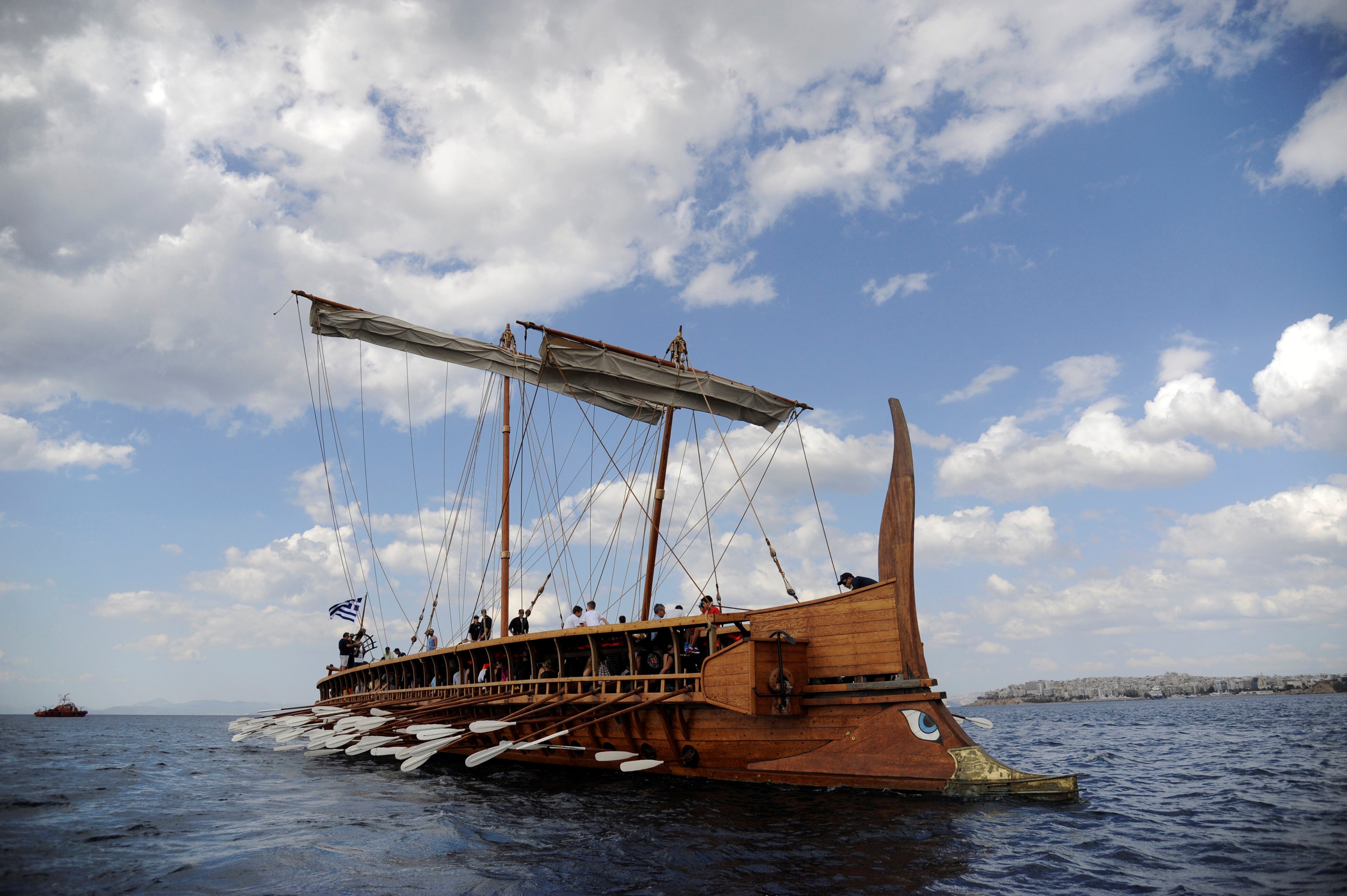 Весельное боевое судно. Трирема корабль. Греческая трирема. Древняя Греция трирема корабль. Римская трирема (Триера).