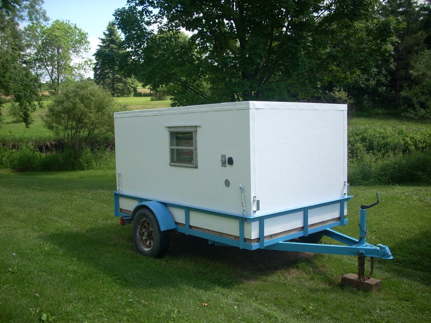 Самодельный прицеп дом. Carapate Micro Caravan Camper. Мини автодом кемпер. Пасечный домик на колесах своими руками. Кочевой домик пчеловода.