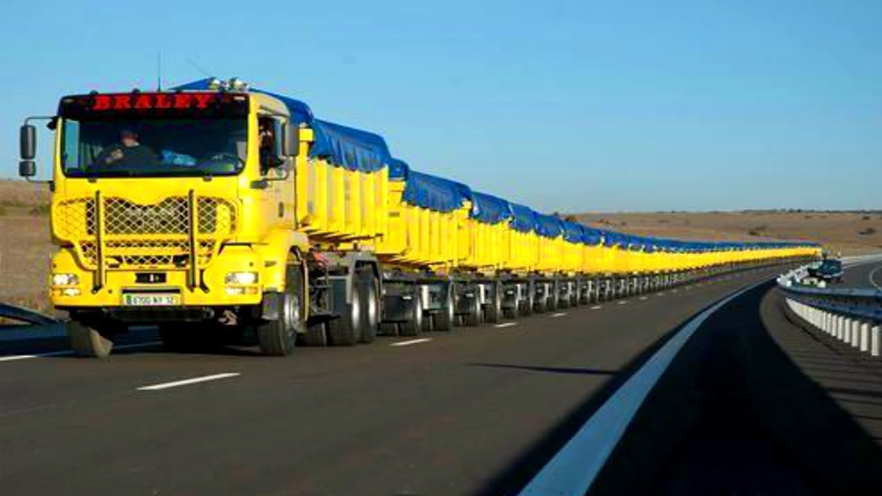 Длинный грузовик. Мега машины автопоезда Австралии. Самый длинный автопоезд в мире. Автопоезда Бразилии. Самый длинный автопоезд в Австралии.