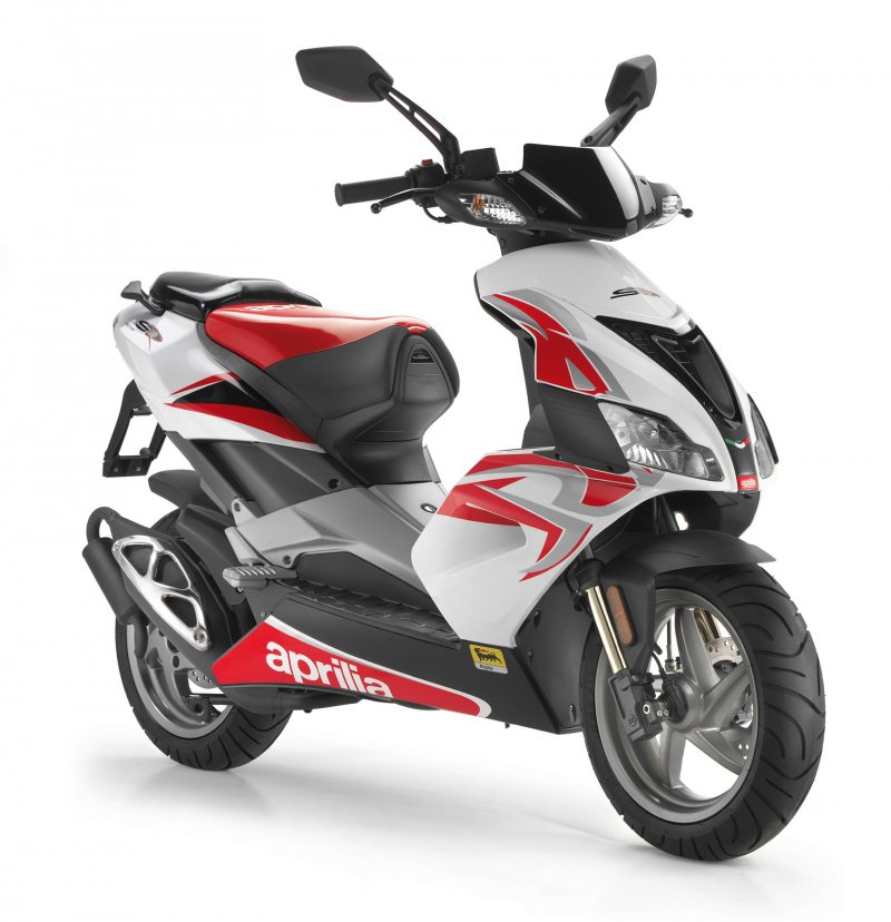Скутер Aprilia SR 50