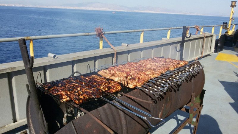 Шашлык на море