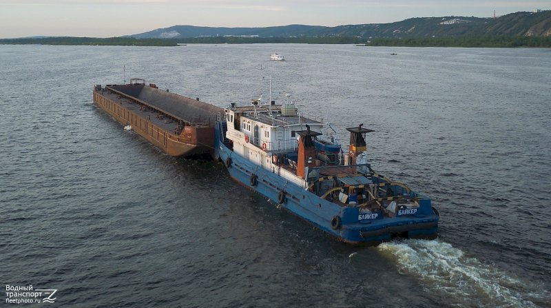 Самый большой в мире корабль - док (Dockwise Vanguard)