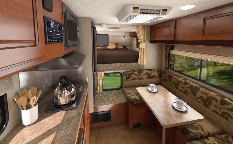 Lance 825 Truck Camper