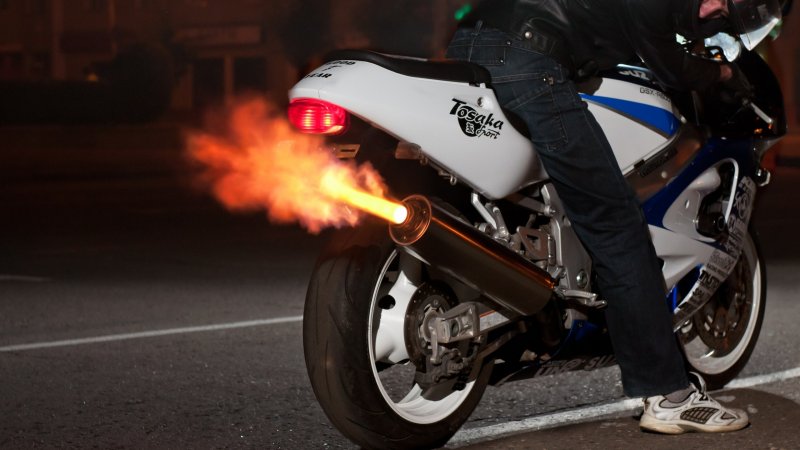 Байкер на Suzuki GSX R 600