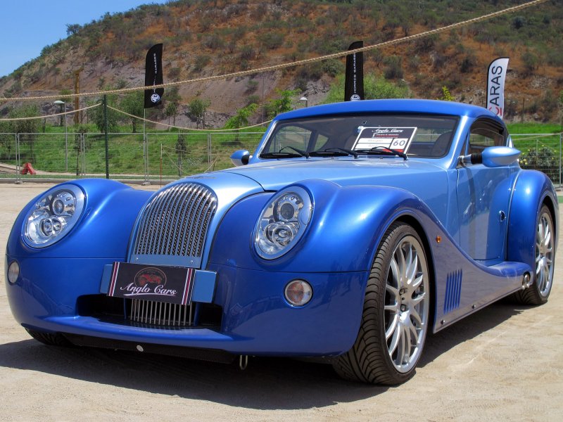 Машина Morgan Aero
