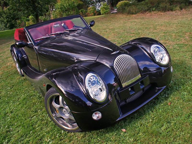 Машина Morgan Aero