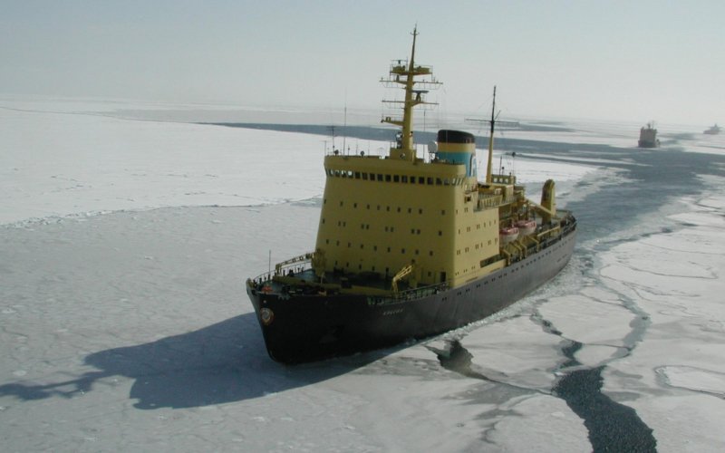 Ледокол Красин в Арктике