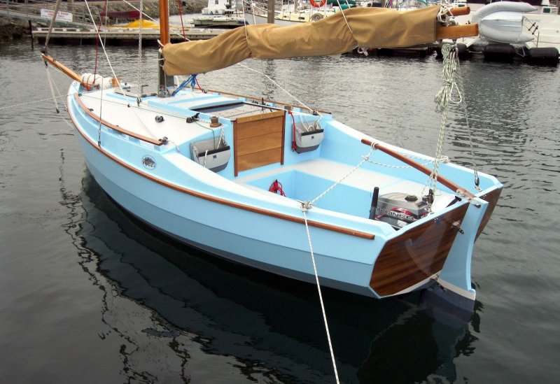 Каютная трейлерная яхта Cape Henry 21