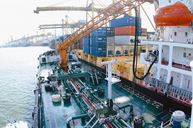 Полупогружное судно Dockwise Vanguard