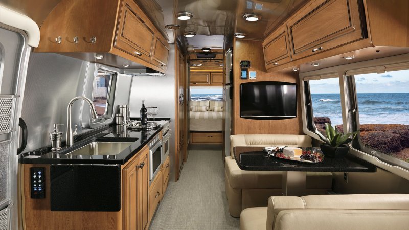 Автодом Airstream