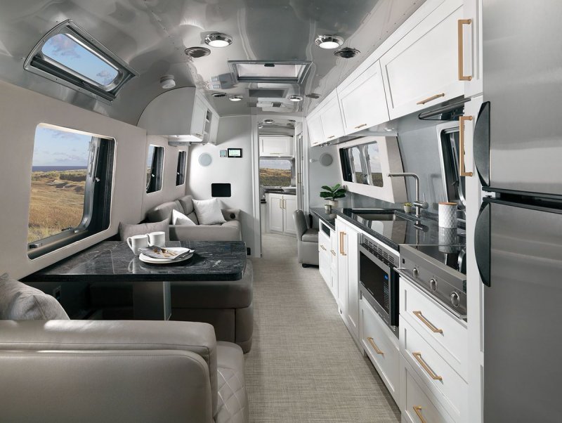 Airstream Classics 2020 — культовый автодом