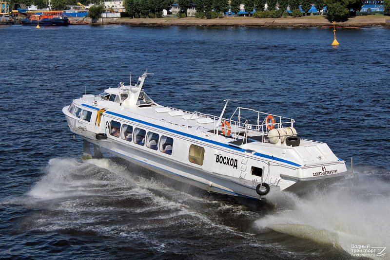 Теплоход Восход 61