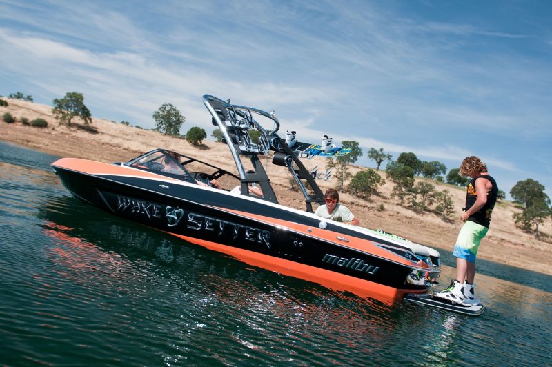 Wakeboarding Boat Malibu