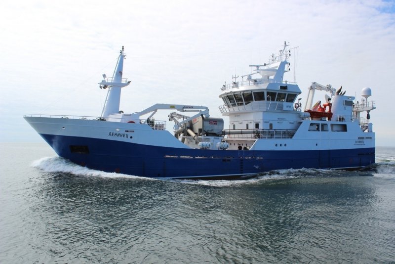 Корабль БМРТ большой морозильный траулер