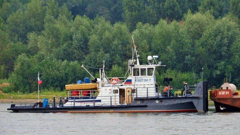 Теплоход буксир толкач РТ-600
