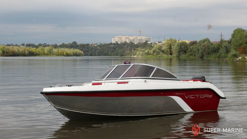 Катер с Меркьюри 175 с крышей