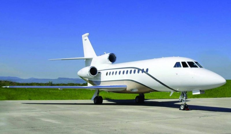 Falcon 900
