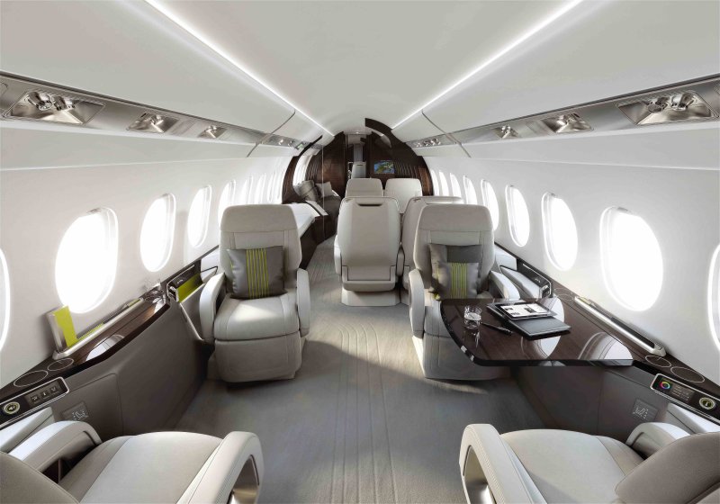 Самолет Dassault Falcon 5x