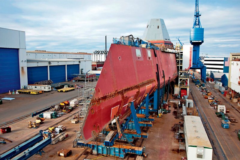 Ulstein x-Bow парусник