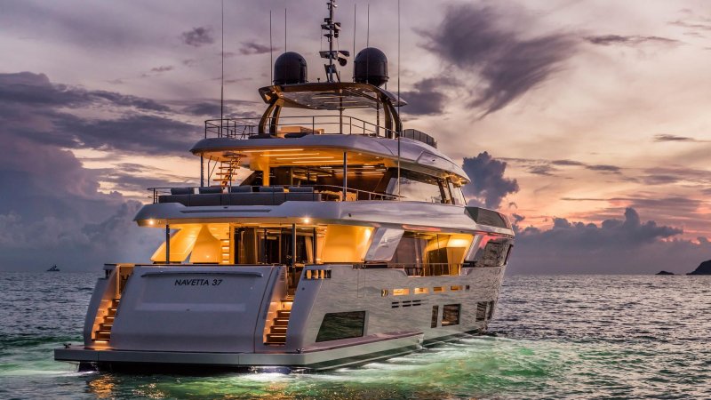 Яхта Navetta 37