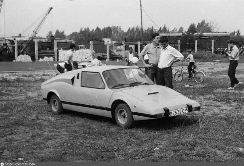 Автомобиль на лошадиной тяге